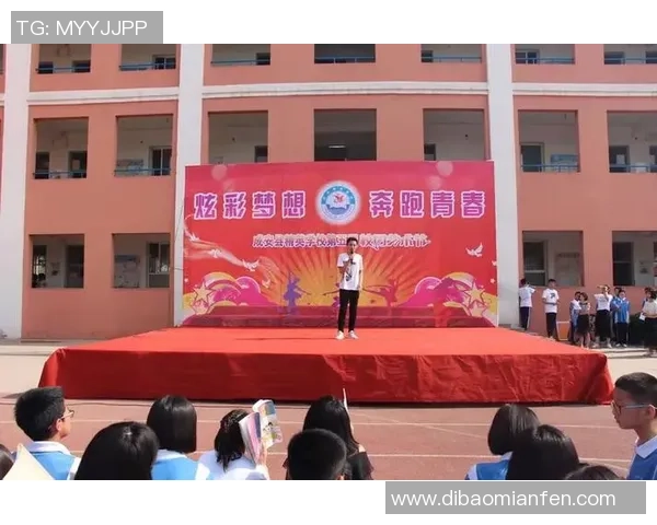 当绿茵巨星邂逅心中偶像那一刻燃起青春梦想之火